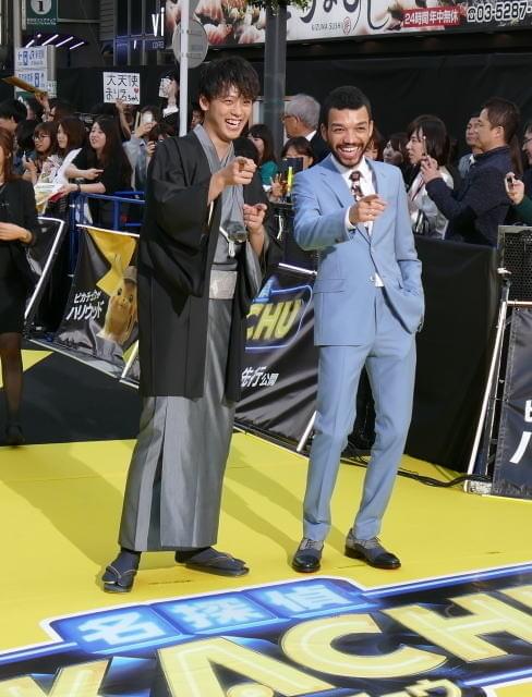 新宿歌舞伎町に“稲妻”イエローカーペット登場！「名探偵ピカチュウ」ワールドプレミア