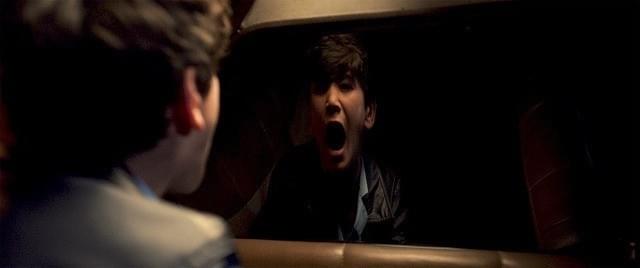 女は現れる、水のある所に…