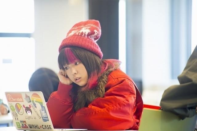 劇中のものと同じムビチケ特典の オリジナルステッカー