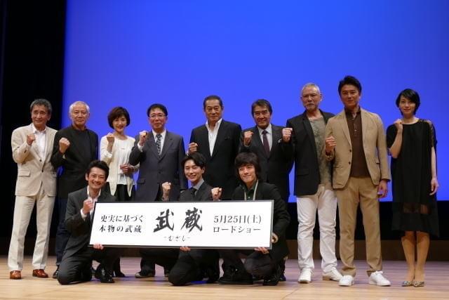 主要キャストが勢ぞろい