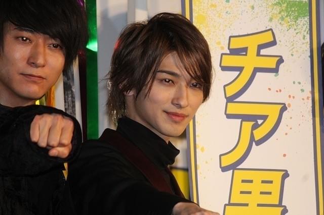 舞台挨拶に立った横浜流星