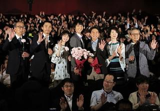 水谷豊、「轢き逃げ」で大役果たした主演2人に感謝の花束「本当によくやってくれた」