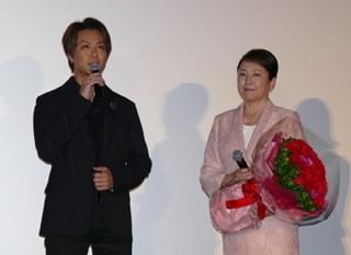 TAKAHIRO、母親演じた松坂慶子にカーネーション「これからもお母さんと呼ばせて」