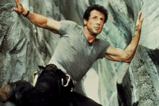 主人公を女性に変更して「クリフハンガー」リブート