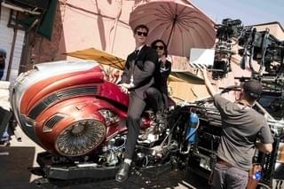 「MIB」英ロンドンの撮影現場に潜入！スペースガンでエイリアン打ちまくる