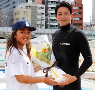 吉沢悠、サーフィン歴23年の腕前を披露「鍛えた背筋を見てほしい」