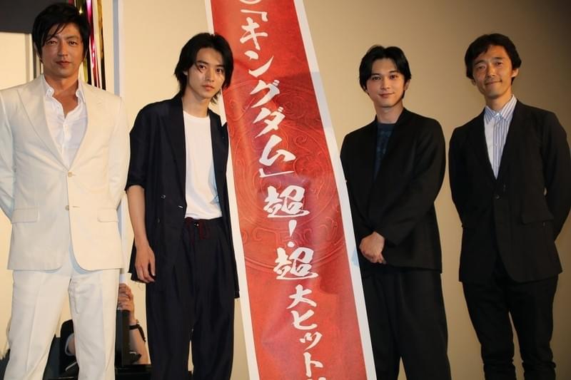 「キングダム」で10キロ減量の山崎賢人と17キロ増量の大沢たかお、互いをねぎらう