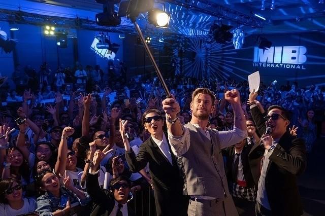 クリス・ヘムズワース、結婚式の思い出の地で「MIB」イベント登場！「この土地が大好き」