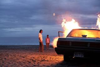 台湾で祈る豊川、踊る妻夫木、燃える車…「パラダイス・ネクスト」坂本龍一楽曲の詩情溢れるプロモ映像