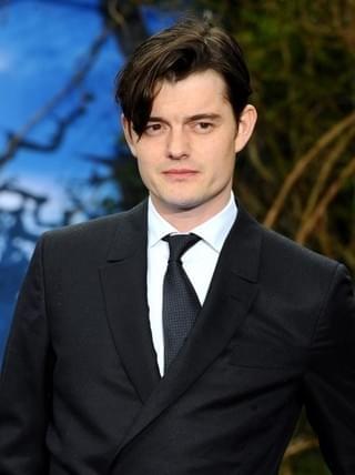 リリー・ジェームズ＆アーミー・ハマー主演の新「レベッカ」にサム・ライリー、アン・ダウドら