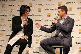 「S.W.A.T.」ジェイ・ハリントン＆アレックス・ラッセル来日！ファンの熱狂ぶりに圧倒