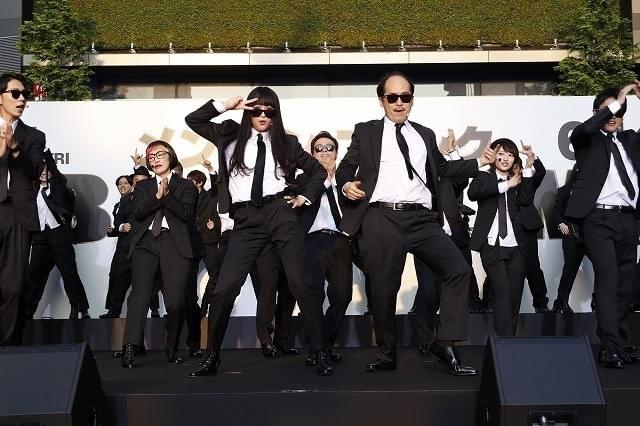 日本語吹き替え版主題歌を生披露した吉本坂46