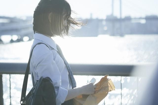 山戸結希×15歳のバーチャルシンガー！「ホットギミック」主題歌MVお披露目