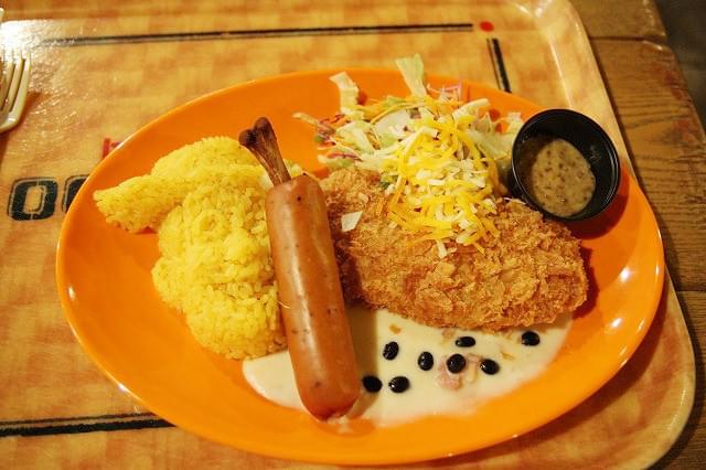 コラボフードも充実のラインナップ