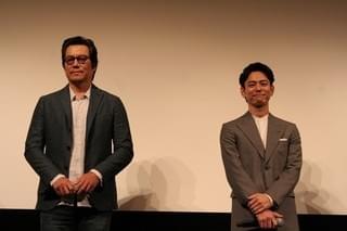 妻夫木聡「お兄ちゃんのよう」、豊川悦司「ブッキーが大好き」と相思相愛で固い握手