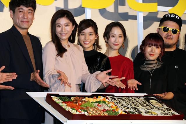 巨大キャラ弁に大喜び