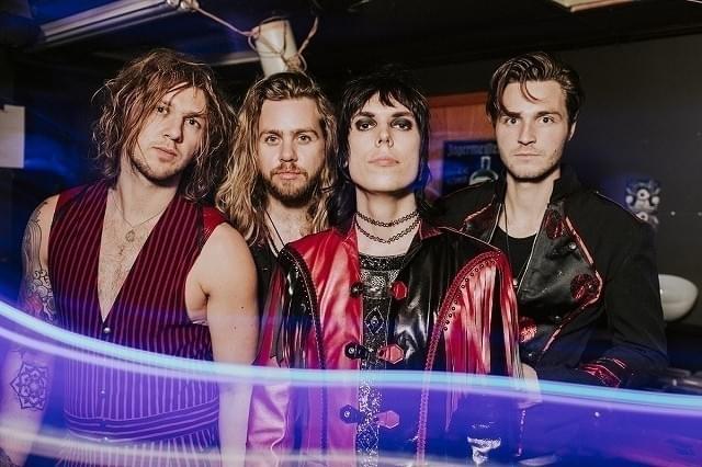 4人組ロックバンド「The Struts」が担当