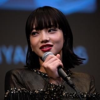 小松菜奈、初めてのNYで“ライジング・スター賞”！「どんどん海外作品に挑戦したい」