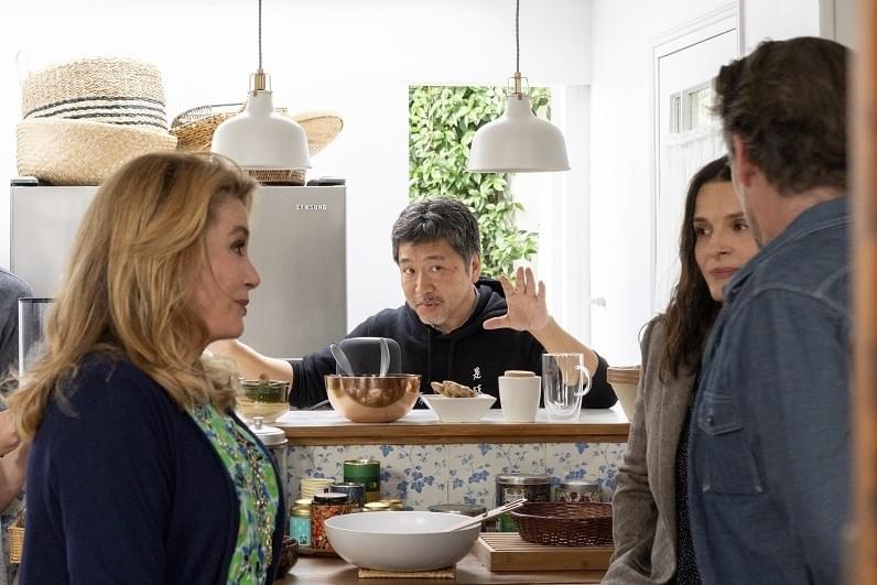 是枝裕和監督、全編仏撮影に挑んだ新作タイトルは「真実」！ 10月11日から全国公開