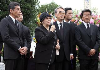 石原裕次郎さん、三十三回忌法要で弔い上げ まき子夫人「やっとゆっくりできる」