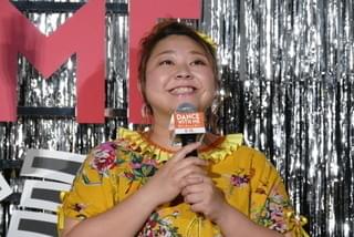 「ダンスウィズミー」三吉彩花＆やしろ優、イメージしたのはC-3POとR2-D2？