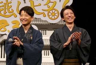 高畑充希、恐縮しきり…… 星野源の両目にまんじゅうヒット！