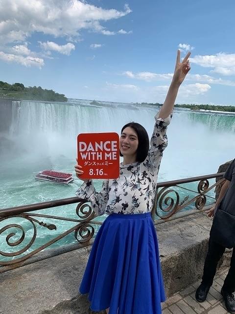 三吉彩花、タイムズスクエア前で踊る！「ダンスウィズミー」スペシャル映像公開