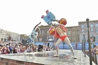 南キャン・山里亮太、“麦わらの一味”からの結婚祝福に「感無量」 USJでイベント開催