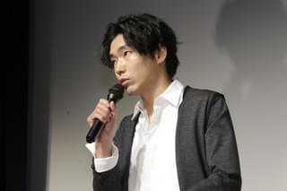 柄本佑「火口のふたり」撮影現場に坊主頭で現れ荒井晴彦監督ギョッ！