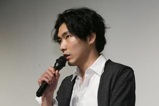 柄本佑「火口のふたり」撮影現場に坊主頭で現れ荒井晴彦監督ギョッ！