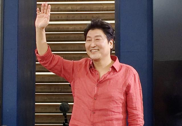 エクセレンス・アワードを授与されたソン・ガンホ