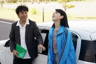 三吉彩花＆ムロツヨシが美声でデュエット！「ダンスウィズミー」歌唱シーン公開