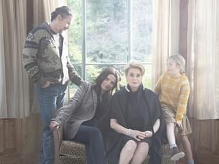 “母”C・ドヌーブ＆“娘”J・ビノシュの対立――是枝裕和監督作「真実」特報完成