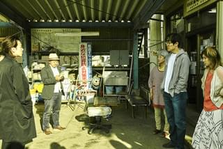 佐藤健、無精ヒゲ姿で新境地！白石和彌監督「ひとよ」撮影現場に潜入