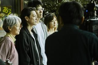 佐藤健、無精ヒゲ姿で新境地！白石和彌監督「ひとよ」撮影現場に潜入