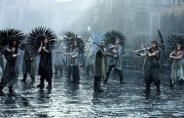チャン・イーモウ監督「SHADOW 影武者」“アンブレラ・ソード”のアクション収めた本編映像
