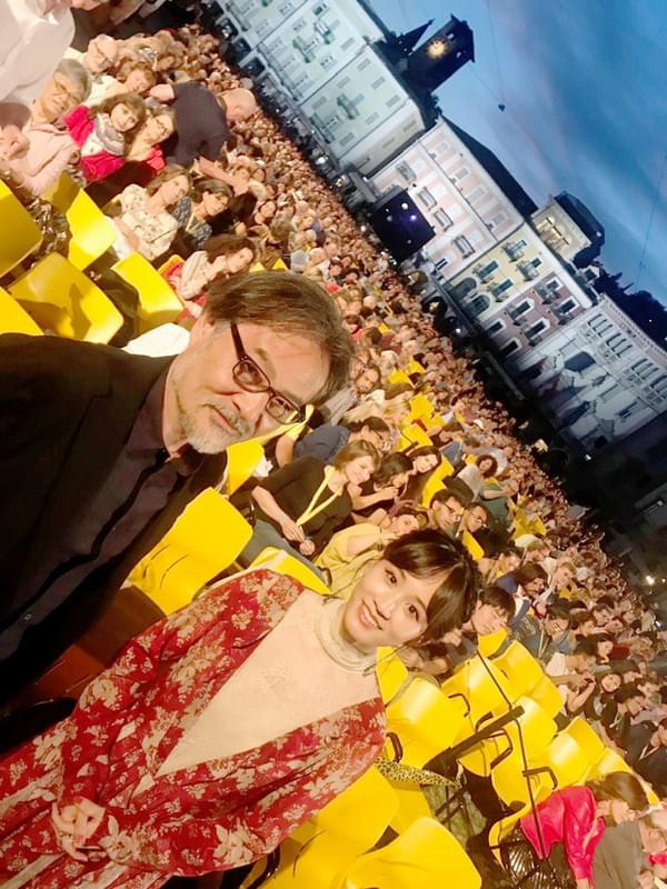 8000人の観客からの喝采を浴びたふたり