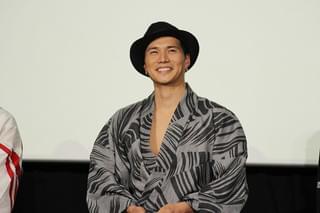 「3人の信長」撮影現場でTAKAHIROの男気さく裂 クレープ屋丸ごと差し入れ＆裸にちょんまげ!?