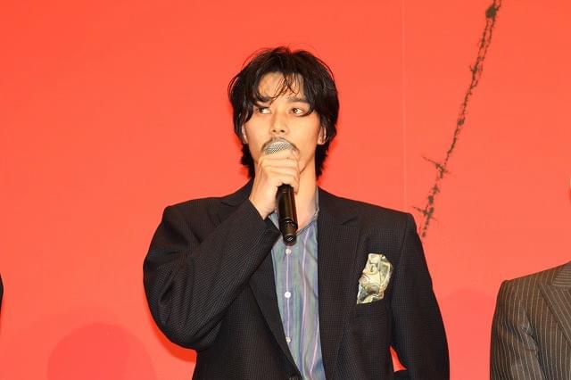 盲目の元警察官役で新境地を開いた吉岡里帆 高杉真宙が嫉妬した盲導犬との再会に大喜び