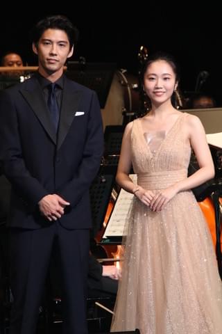「ライオン・キング」賀来賢人＆門山葉子、オーケストラをバックに熱唱！