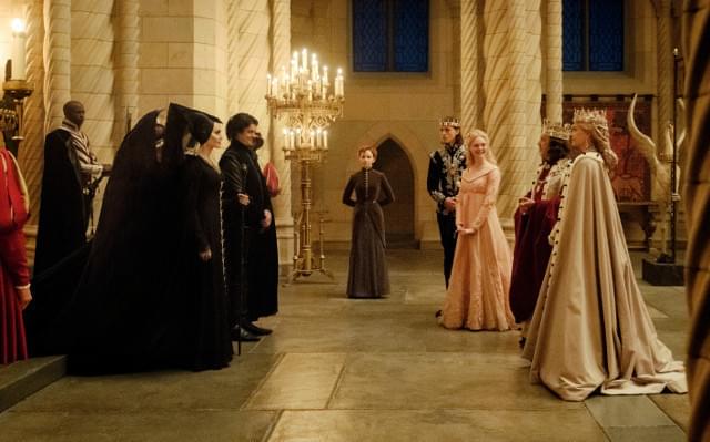 マレフィセントとイングリス王妃、緊迫の対面