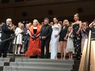 ベネチア国際映画祭、是枝裕和監督作で開幕！ドヌーブ＆ビノシュも手応えの笑顔