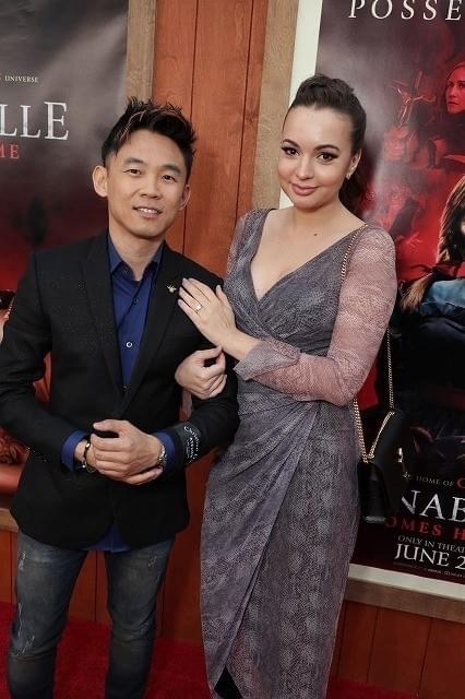 「アナベル 死霊博物館」について 語ったジェームズ・ワン(左)