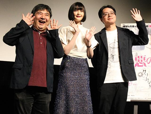 自前の衣装でサプライズ登壇した 玉城ティナ