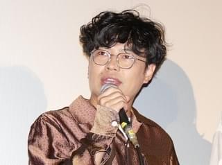 松本穂香とふくだももこ監督、「おいしい家族」初日に感動の抱擁