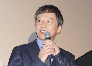 松本穂香とふくだももこ監督、「おいしい家族」初日に感動の抱擁