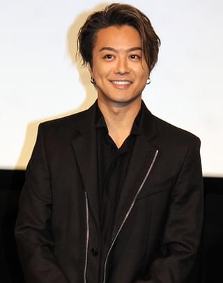 TAKAHIRO、「3人の信長」で共演の市原隼人の“巨乳”にドキッ「女風呂かと…」
