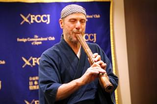 「海山 たけのおと」でアメリカ人尺八奏者が奏でる“尺八革命”に感嘆！