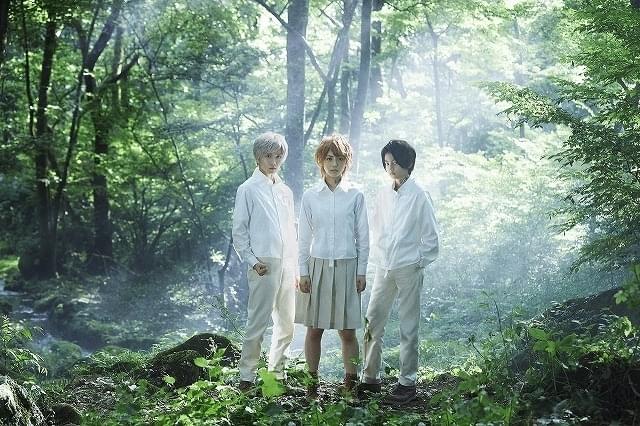 「約束のネバーランド」浜辺美波主演で実写映画化！ 共演は城桧吏＆板垣李光人