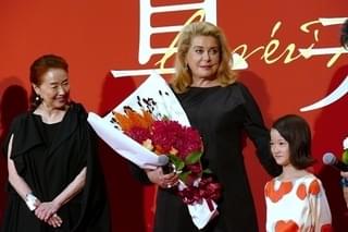 是枝裕和監督「真実」ジャパンプレミアに感無量 ドヌーブ＆ビノシュがそろい踏み